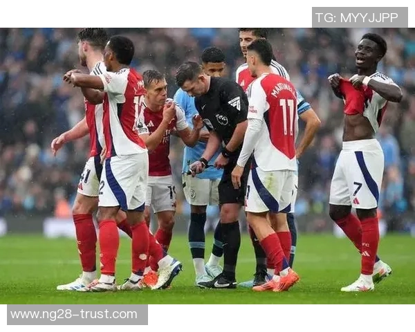 世界杯惊天逆转拜仁战胜曼城引发争议判罚全场沸腾