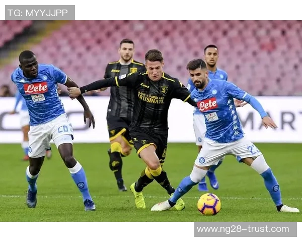 意甲精彩对决拜仁与那不勒斯激战成平红牌事件引发全场热议 意甲精彩对决拜仁与那不勒斯激战成平红牌事件引发全场热议