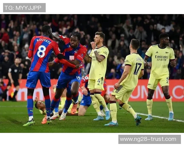 英超惊天冷门巴黎圣日耳曼5比0横扫阿森纳引发全场狂欢 英超惊天冷门巴黎圣日耳曼5比0横扫阿森纳引发全场狂欢