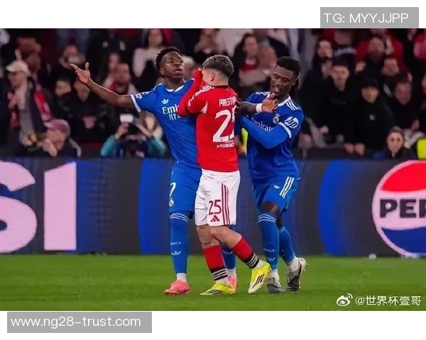 西甲精彩对决本菲卡与国米激战成平局神扑瞬间引发全场热烈反响 西甲精彩对决本菲卡与国米激战成平局神扑瞬间引发全场热烈反响